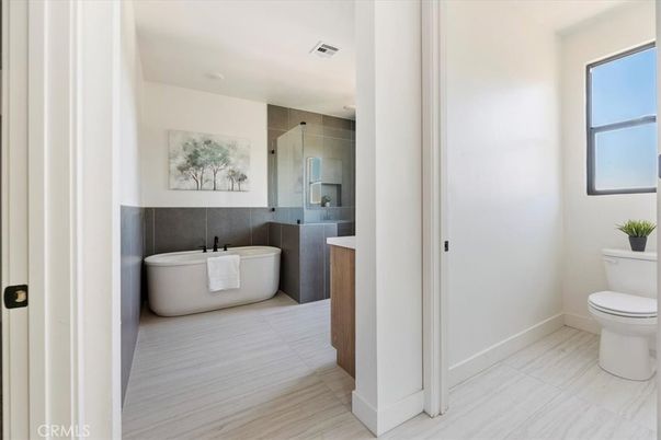 Bathroom, Free Standing Baths, Interior