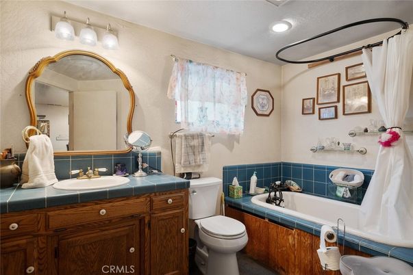 Bathroom, Interior, Recessed Lighting, Tile Countertops