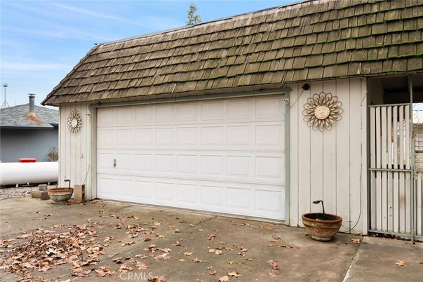 Detached Garage, Exterior