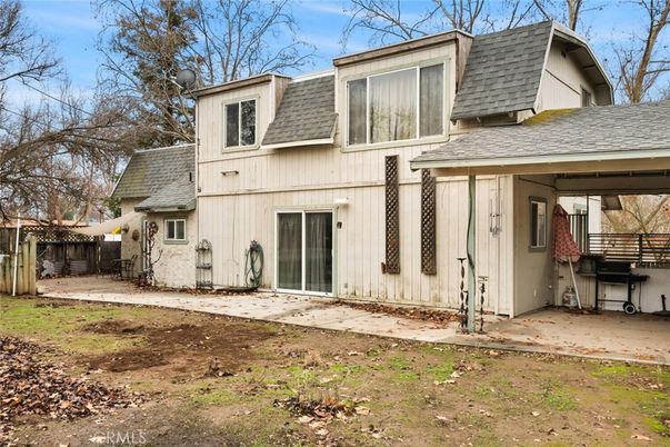 Exterior, Facade, Farmhouse