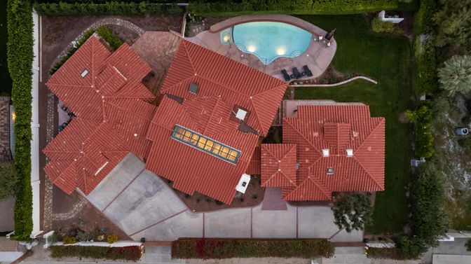 Exterior, Drone