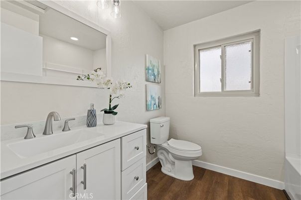Bathroom, Interior, Recessed Lighting, Wood Texture Flooring