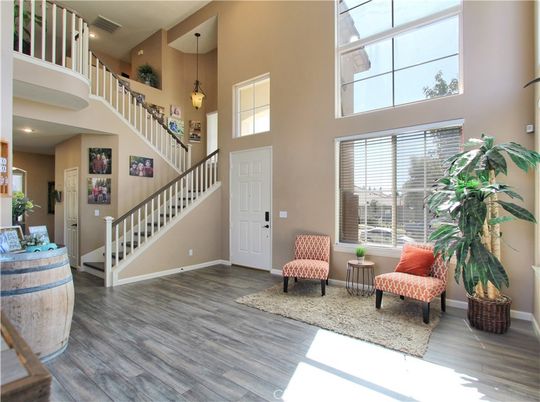 Interior, Pendant Lights, Wood Texture Flooring