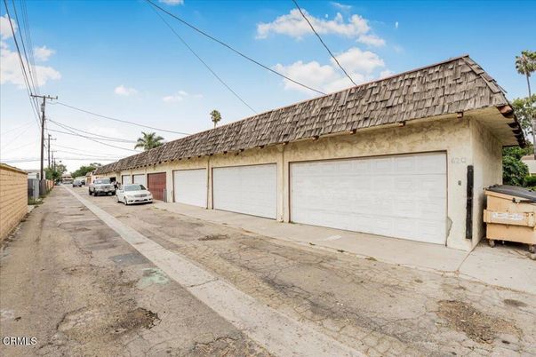 Detached Garage, Exterior