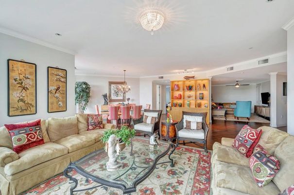 Chandelier, Dining room, Interior, Living room, Recessed Lighting, Wood Texture Flooring