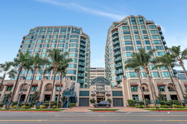 Exterior, Facade, Condo Building