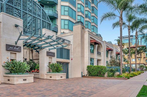 Exterior, Facade, Condo Building