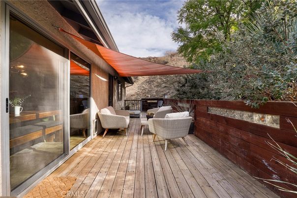 Exterior, Wood Texture Flooring