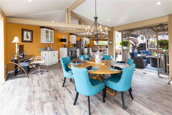 Chandelier, Dining room, Interior, Kitchen, Pendant Lights, Recessed Lighting, Wood Texture Flooring