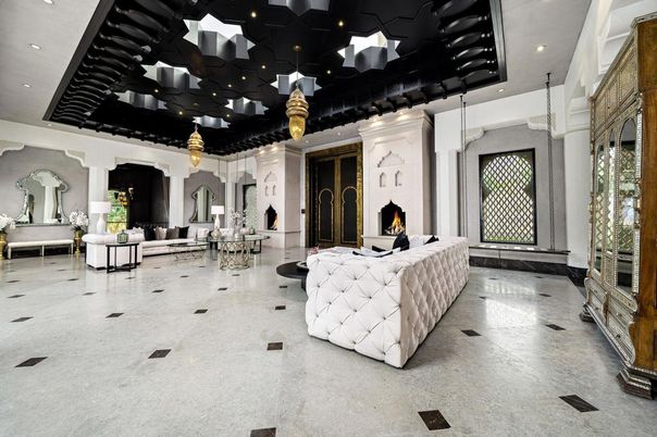 Interior, Living room, Pendant Lights, Recessed Lighting