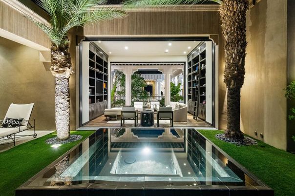 Exterior, Pool