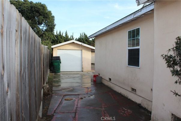 Detached Garage, Exterior