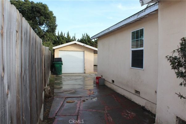 Detached Garage, Exterior