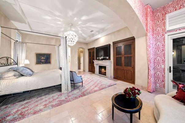 Bedroom, Chandelier, Fireplace, Interior, Pendant Lights, Recessed Lighting