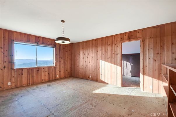 Empty room, Interior, Pendant Lights, Wooden Walls