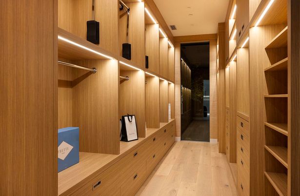 Interior, Walk-in Closets, Wood Texture Flooring
