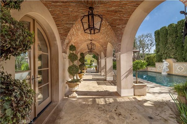 Exterior, Pendant Lights, Pool