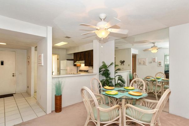 Dining room, Interior, Kitchen, Recessed Lighting