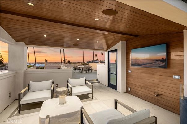 Interior, Living room, Recessed Lighting, Water, Wooden Ceilings, Wooden Walls