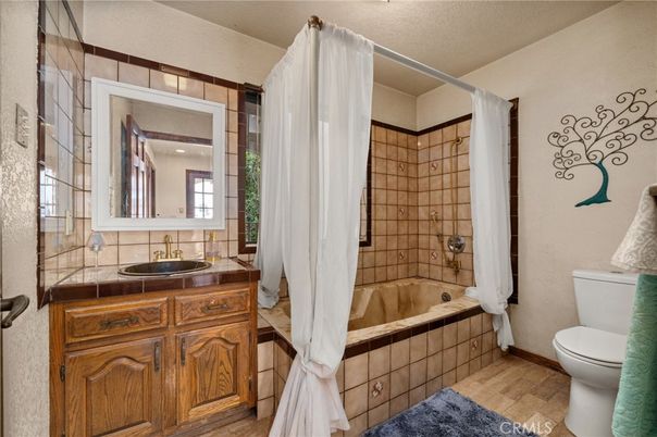 Bathroom, Interior, Tile Countertops