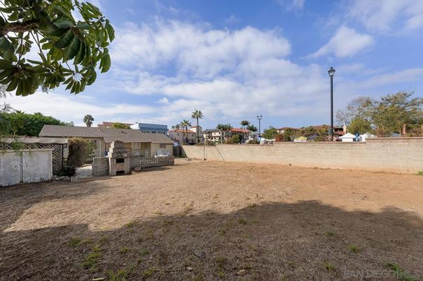Backyard, Detached Garage, Exterior