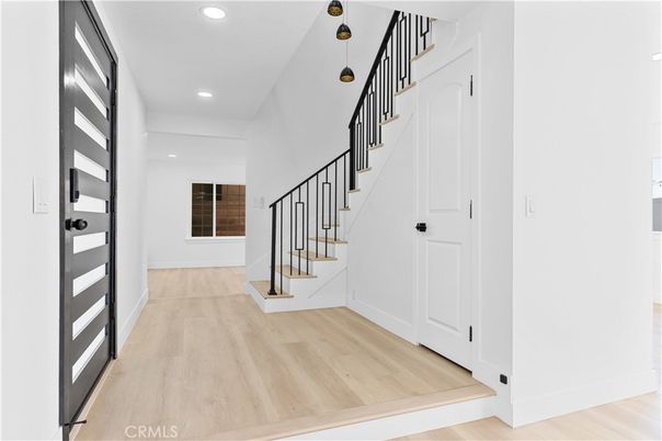 Interior, Pendant Lights, Recessed Lighting, Wood Texture Flooring