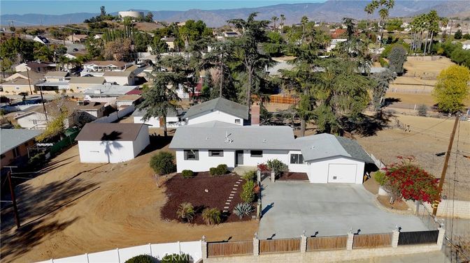 Exterior, Drone