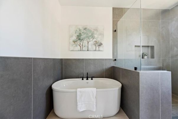 Bathroom, Free Standing Baths, Interior
