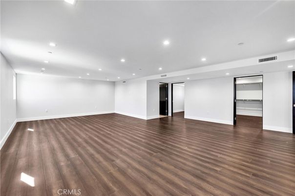 Empty room, Interior, Recessed Lighting, Wood Texture Flooring