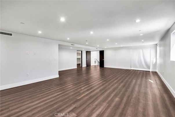 Empty room, Interior, Recessed Lighting, Wood Texture Flooring
