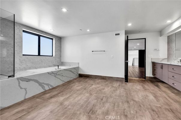 Bathroom, Interior, Recessed Lighting, Wood Texture Flooring