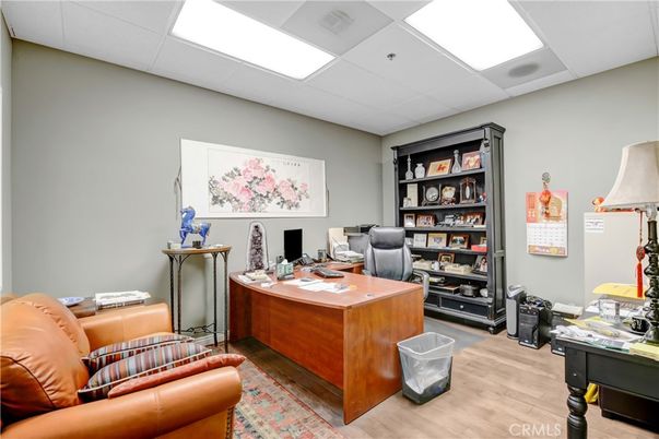 Home Office, Interior, Recessed Lighting, Wood Texture Flooring