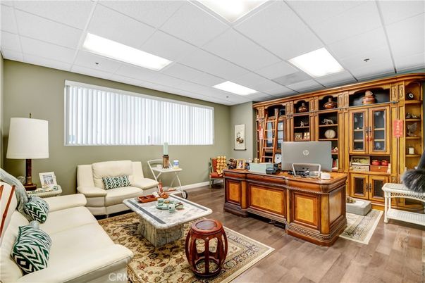 Home Office, Interior, Living room, Recessed Lighting, Wood Texture Flooring