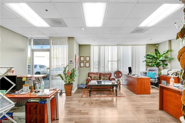 Home Office, Interior, Living room, Recessed Lighting, Wood Texture Flooring