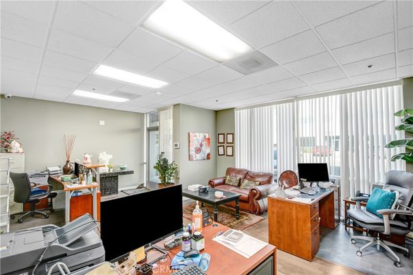 Home Office, Interior, Living room, Recessed Lighting, Wood Texture Flooring