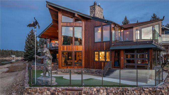 Backyard, Exterior, Facade, Modern