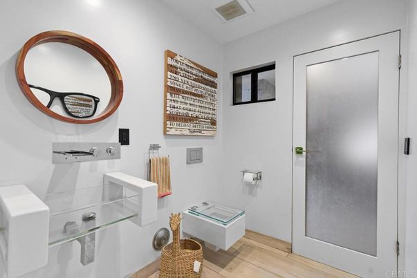 Interior, Washer, Wood Texture Flooring