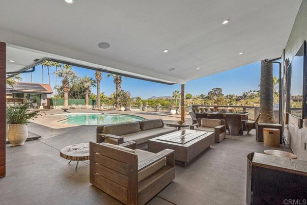 Exterior, Pool, Recessed Lighting