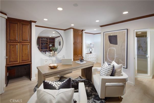 Interior, Recessed Lighting, Wood Texture Flooring