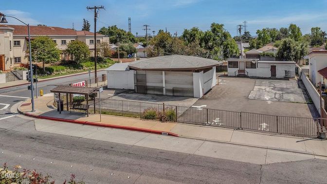 Detached Garage, Exterior