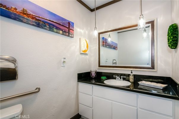 Bathroom, Dual Sink Vanities, Interior, Pendant Lights
