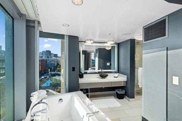 Bathroom, Interior, Recessed Lighting
