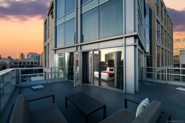 Exterior, Facade, None