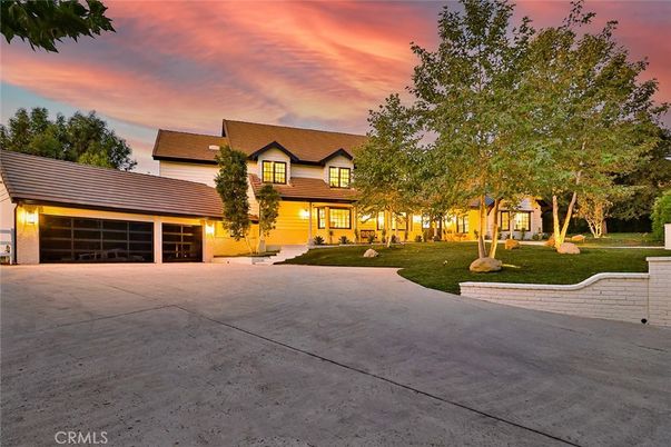 Attached, Exterior, Facade, Log Home