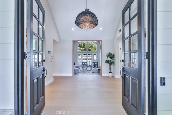 Interior, Pendant Lights, Recessed Lighting, Wood Texture Flooring