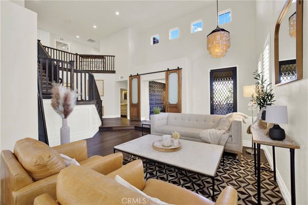 Interior, Living room, Pendant Lights, Recessed Lighting, Wood Texture Flooring