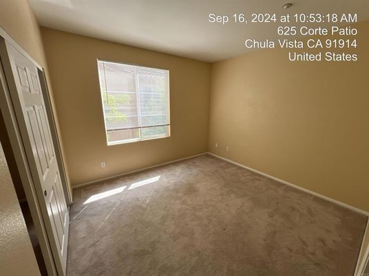 Empty room, Interior