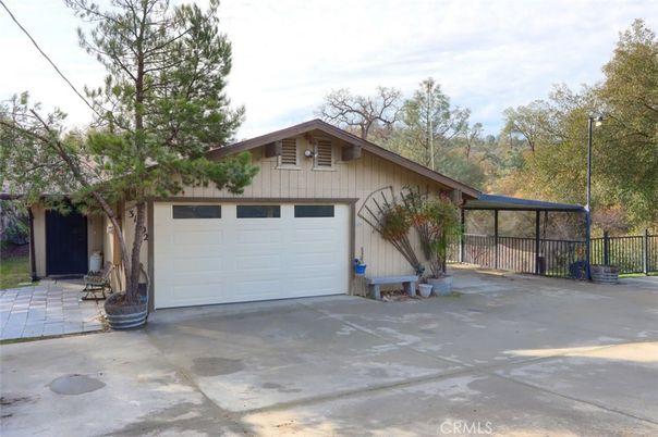 Detached Garage, Exterior