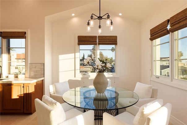 Dining room, Interior, Pendant Lights, Recessed Lighting