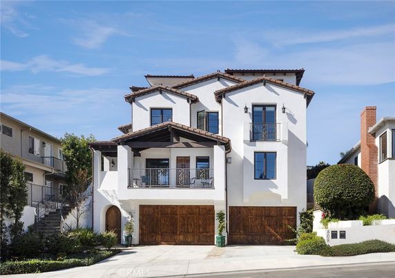 Attached, Exterior, Facade, Spanish Mediterranean